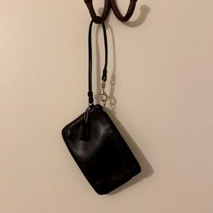 SALE 🇺🇸 Authentic Coach wristlet-black leather